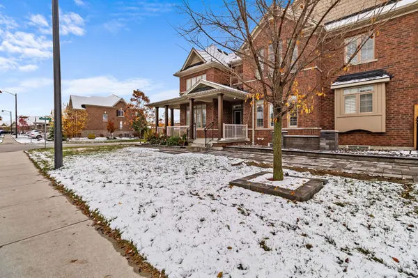 22 Travers Gate, Springwater, ON L9X 0S8