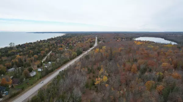 South Bruce Peninsula, ON N0H 2G0,37 Silver Lake CRES