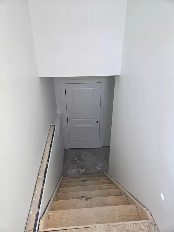 Belleville, ON K0K 1K0,92 Lywood ST #3