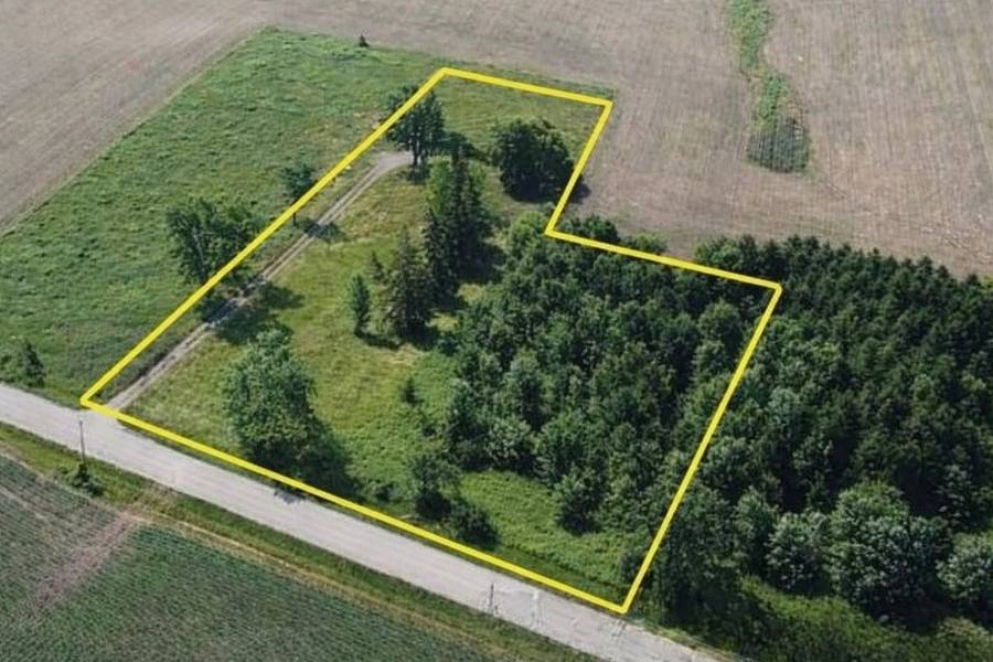 3859 Wardell DR, Adelaide Metcalfe, ON N7G 3H7