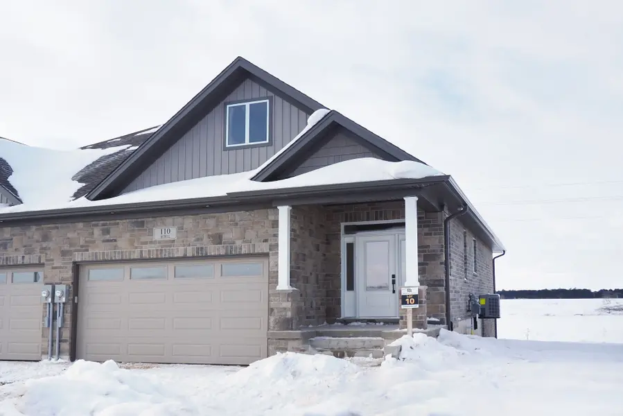 110 Bedell DR, Mapleton, ON N0G 1P0