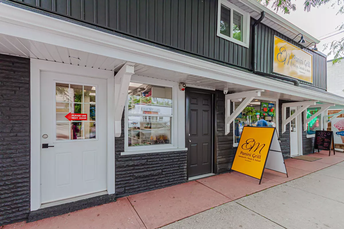 Georgina, ON L0E 1L0,930 Lake DR E #2