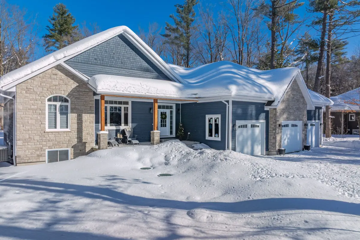 Gravenhurst, ON P0E 1G0,1034 Xavier ST