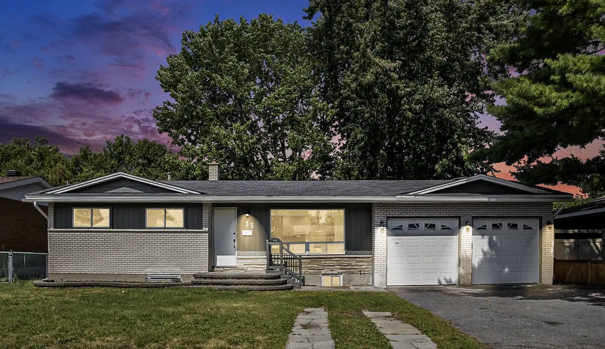 33 Majestic DR, South Of Baseline To Knoxdale, ON K2G 1C6