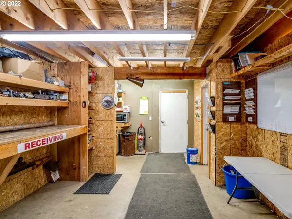 4190 N HWY 101, Tillamook, OR 97141