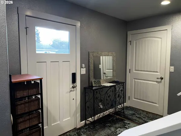 4604 Falcon ST, Florence, OR 97439