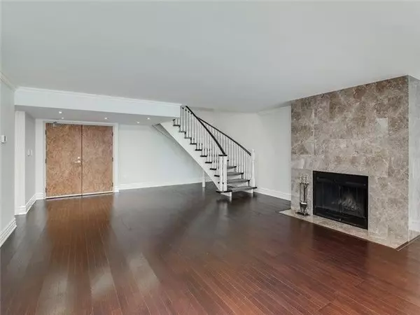 Toronto C08, ON M4Y 2T3,71 Charles ST E #Ph1605