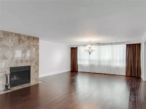 Toronto C08, ON M4Y 2T3,71 Charles ST E #Ph1605