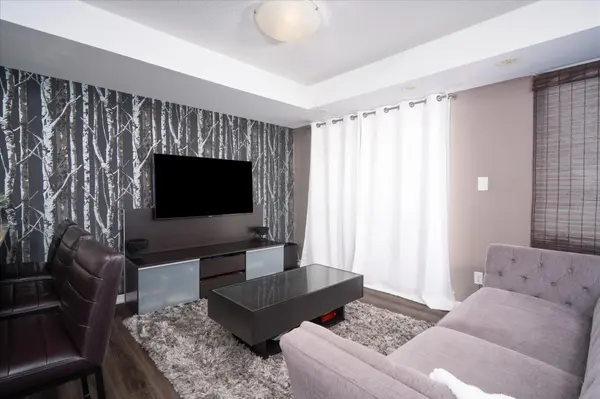 Toronto, ON M6P 0A1,1 Ruttan ST #112