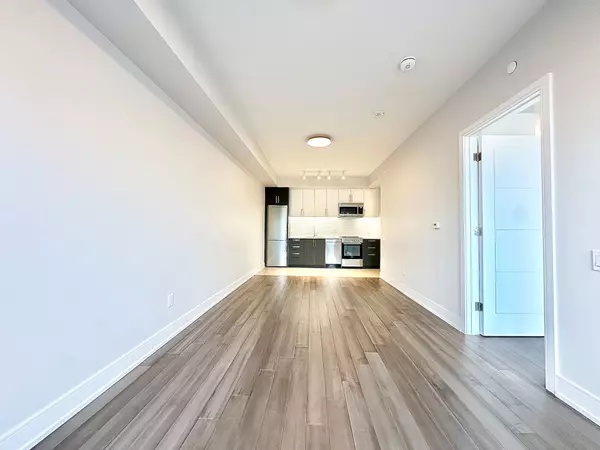 Toronto C04, ON M6B 2Y9,2525 Bathurst ST #310