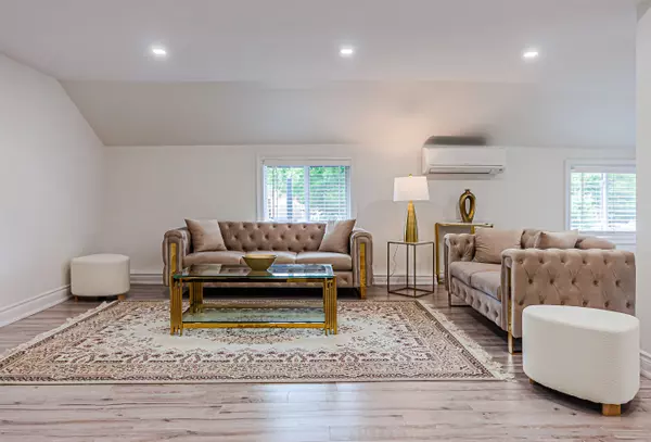 Georgina, ON L0E 1L0,930 Lake DR E #2