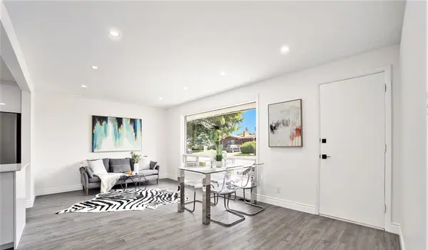 33 Majestic DR, South Of Baseline To Knoxdale, ON K2G 1C6