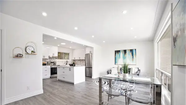 33 Majestic DR, South Of Baseline To Knoxdale, ON K2G 1C6