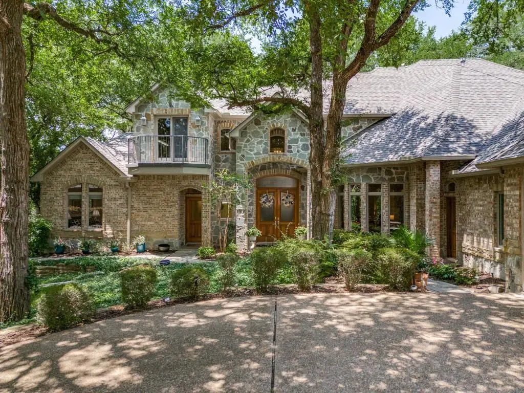 1014 Amanda Drive, Mansfield, TX 76063