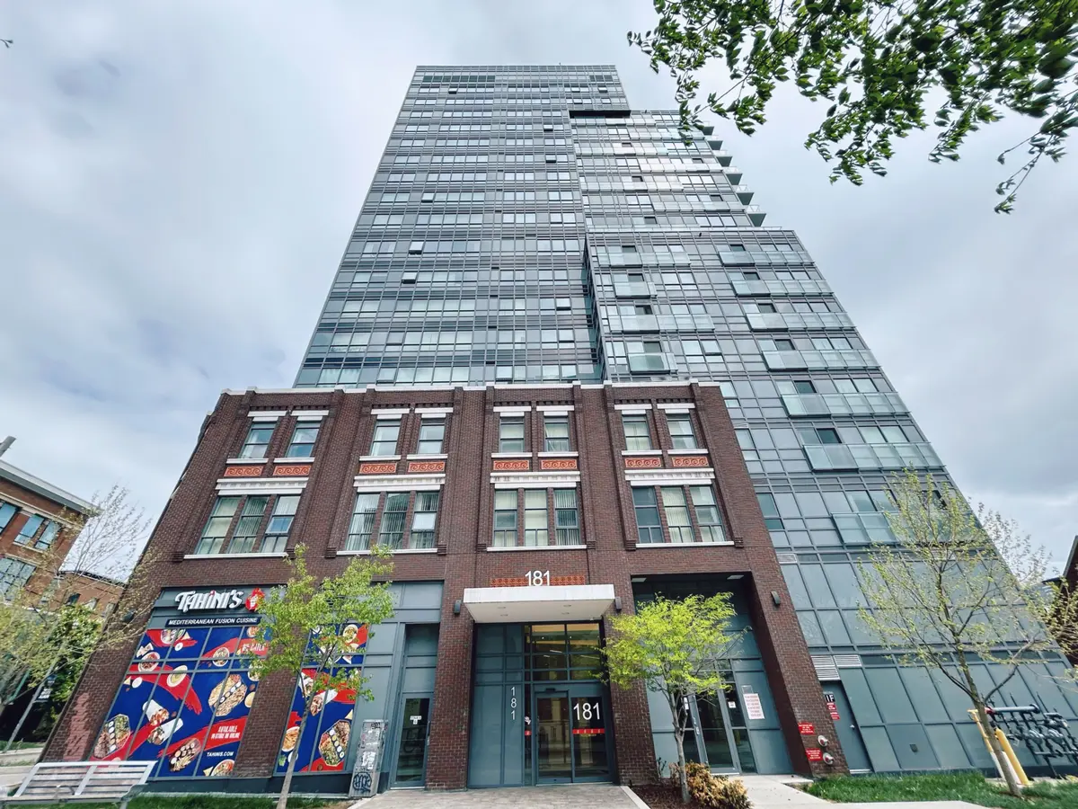 181 Huron ST #201, Toronto C01, ON M5T 0C1