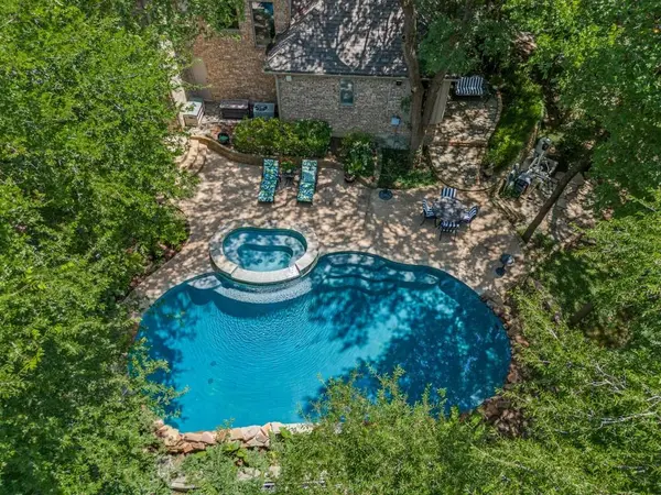 1014 Amanda Drive, Mansfield, TX 76063