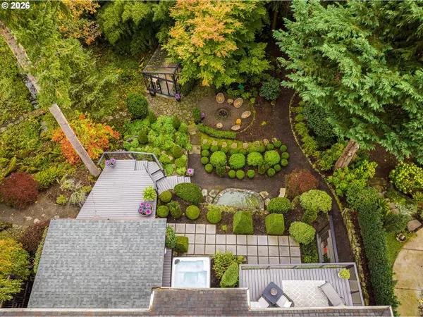 Lake Oswego, OR 97034,762 LAKE FOREST DR