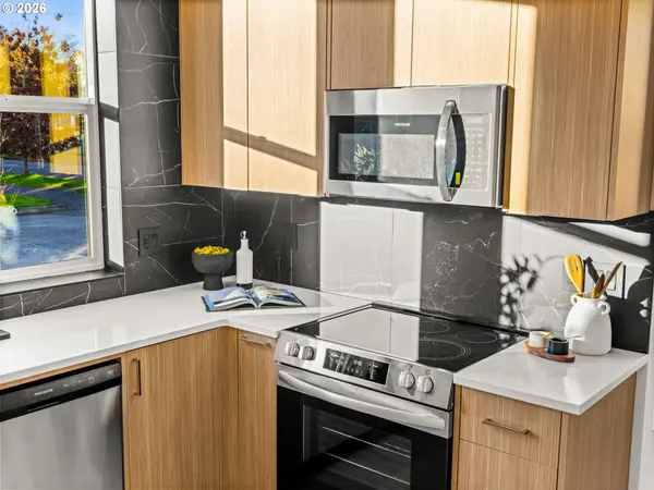 2833 NE 62nd AVE, Portland, OR 97213