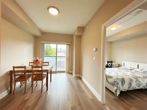 181 Huron ST #201, Toronto C01, ON M5T 0C1