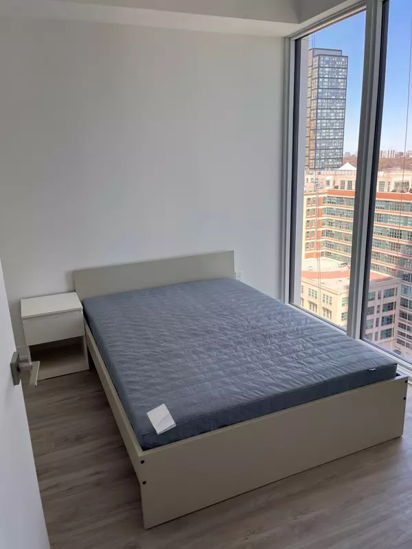 Toronto C08, ON M5B 0E6,252 Church ST E #2108