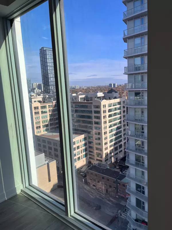 Toronto C08, ON M5B 0E6,252 Church ST E #2108