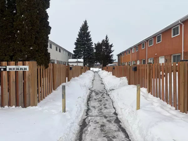 Belleville, ON K8P 4R4,19 Tracey Park DR