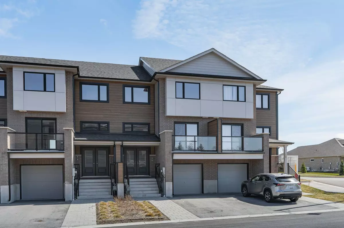 Minto, ON N0G 2P0,182 Bridge CRES #9