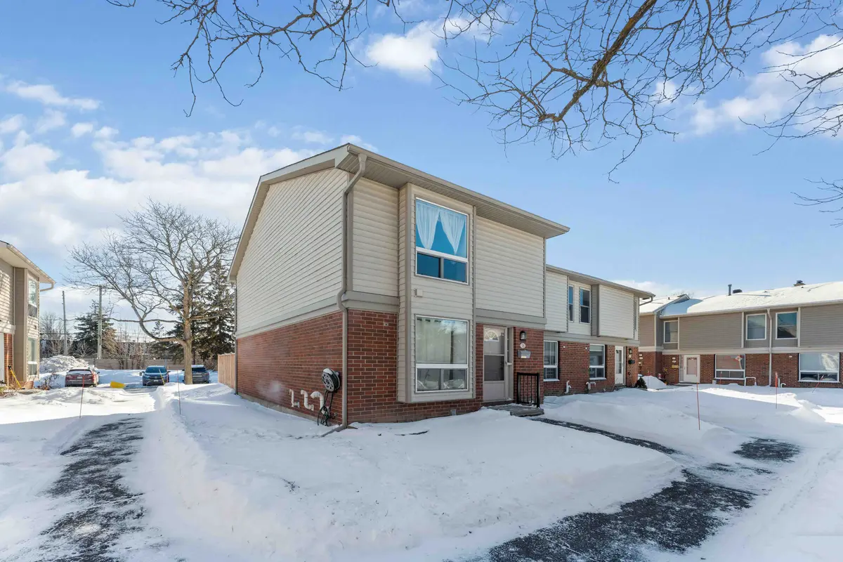 820 CAHILL DR W #38, Hunt Club - Windsor Park Village And Area, ON K1V 9K4