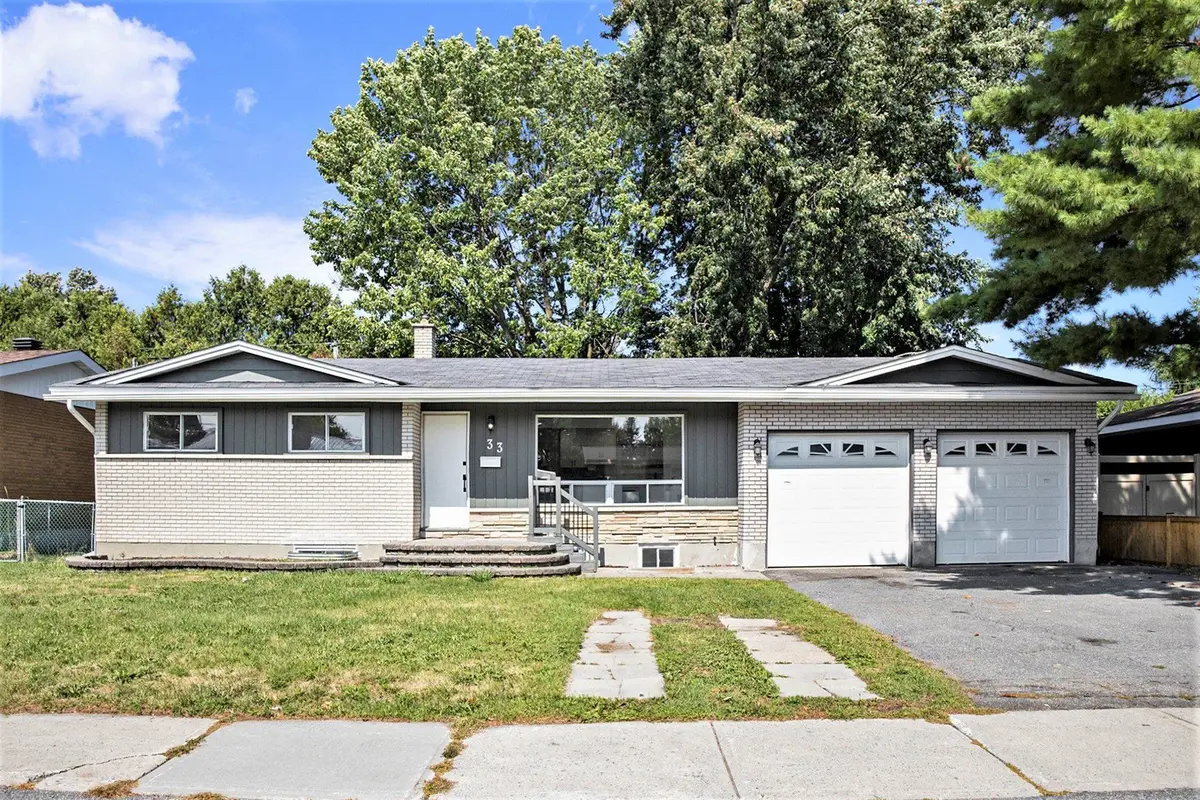 33-B Majestic DR, South Of Baseline To Knoxdale, ON K2G 1C6