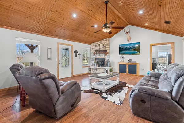 Blossom, TX 75416,670 Farm Road 196 N