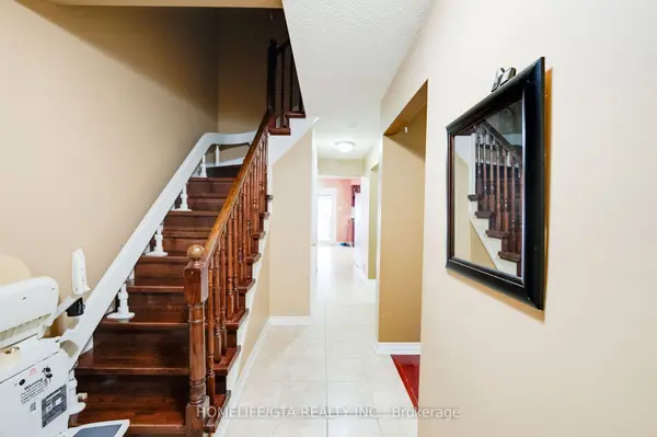 12 Grayson CRES, Toronto E11, ON M1B 5B4