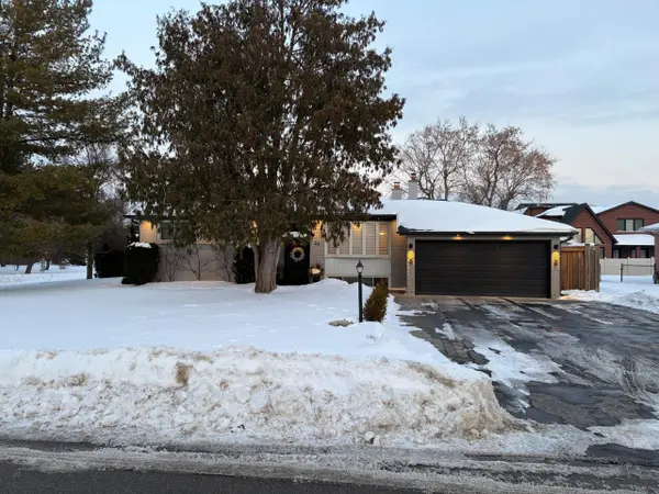 King, ON L0G 1N0,33 Hazelbury DR