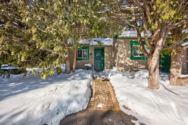 Collingwood, ON L9Y 5B4,11 Harbour ST W #345