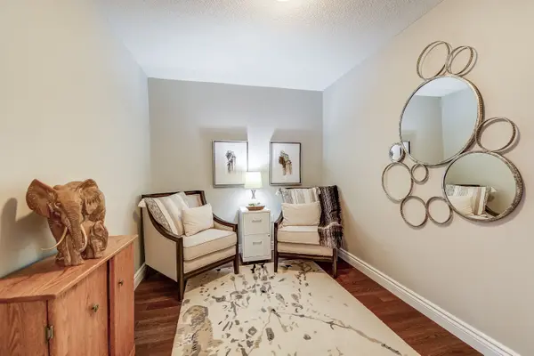 100 Burloak DR #1301, Burlington, ON L7L 6P6