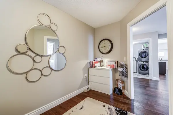 100 Burloak DR #1301, Burlington, ON L7L 6P6