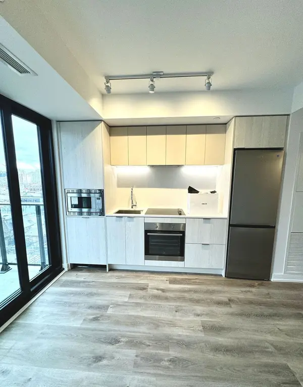 1 Jarvis ST #804, Hamilton, ON L8R 3J2