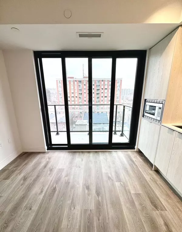 Hamilton, ON L8R 3J2,1 Jarvis ST #804