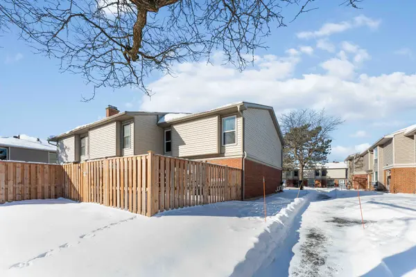 820 CAHILL DR W #38, Hunt Club - Windsor Park Village And Area, ON K1V 9K4