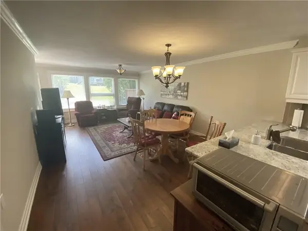 36 McKenna CT, Hamilton, ON L9B 1T8