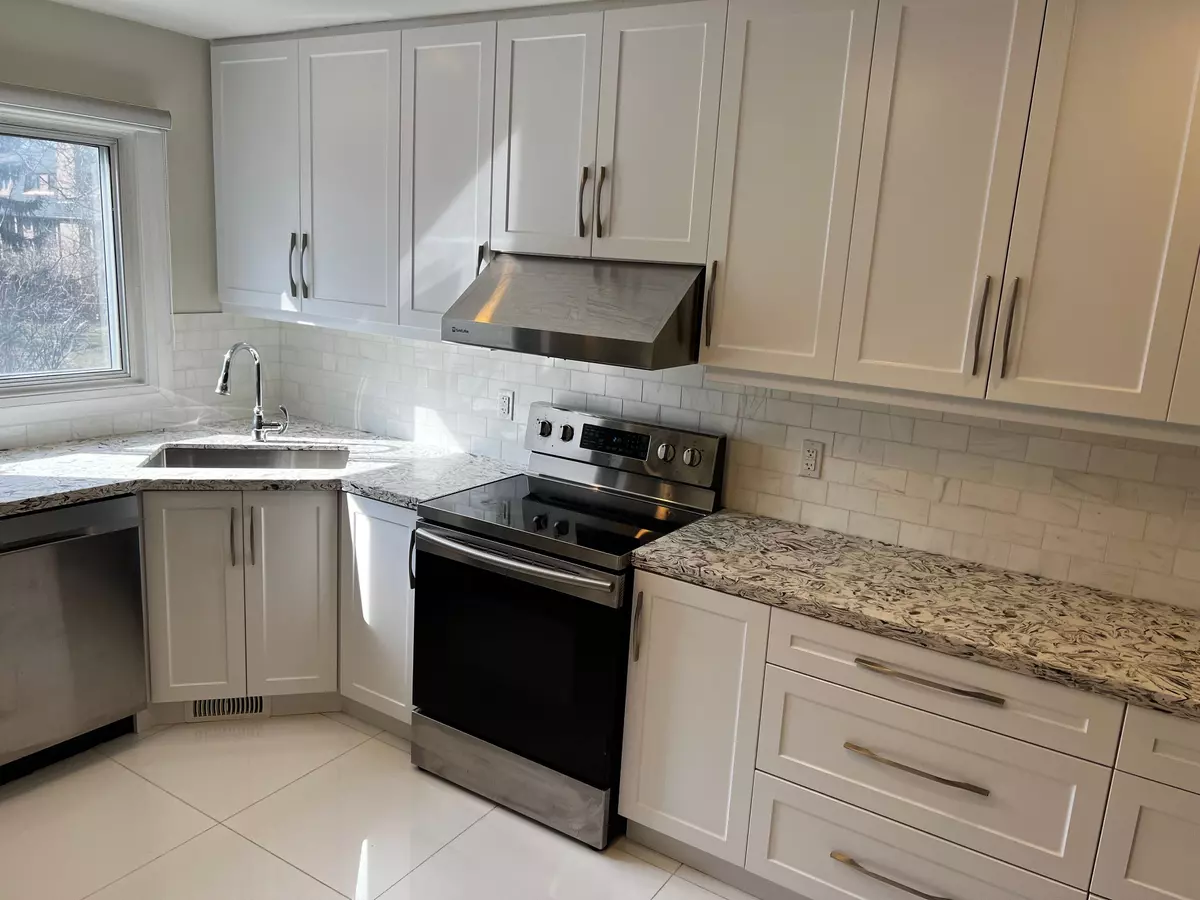 Toronto C14, ON M2N 5Z1,135 Gypsy Rose WAY