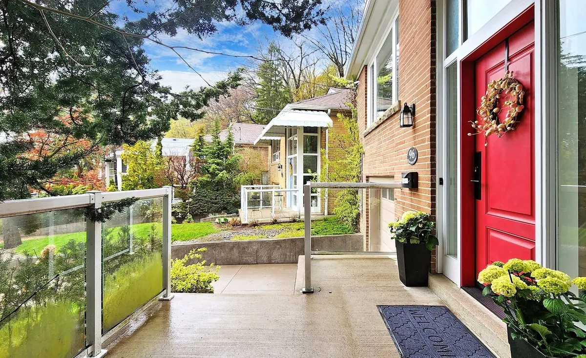 96 Glen Davis CRES #Main Fl, Toronto E02, ON M4E 1X5