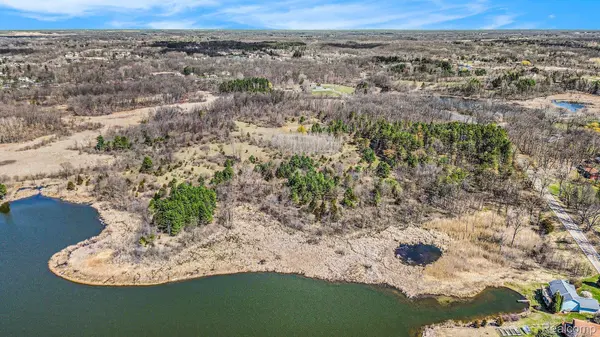 02 Butcher RD, Fenton Twp, MI 48430