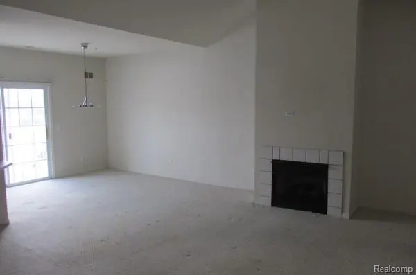 10210 E Midway #103, Commercechartertownship_oakland, MI 48390