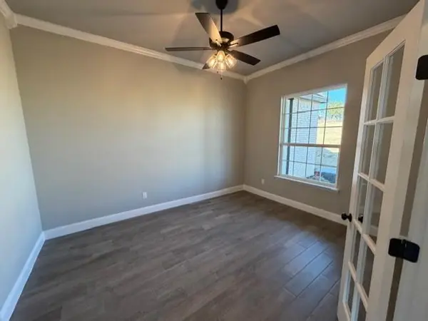 1029 Deer Island Court, Azle, TX 76020