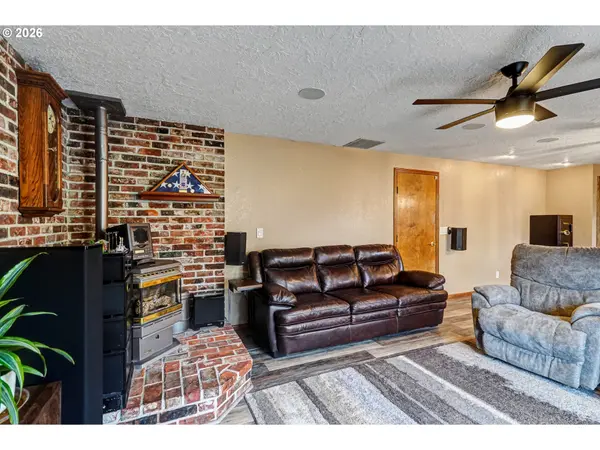 3860 NE BROOKS AVE, Keizer, OR 97303