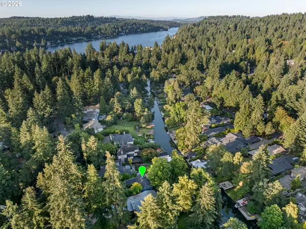 Lake Oswego, OR 97035,17332 LAKE HAVEN DR