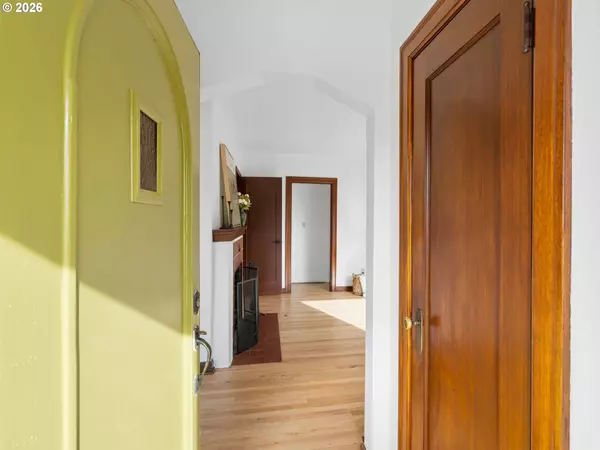 Portland, OR 97206,6035 SE LAFAYETTE ST