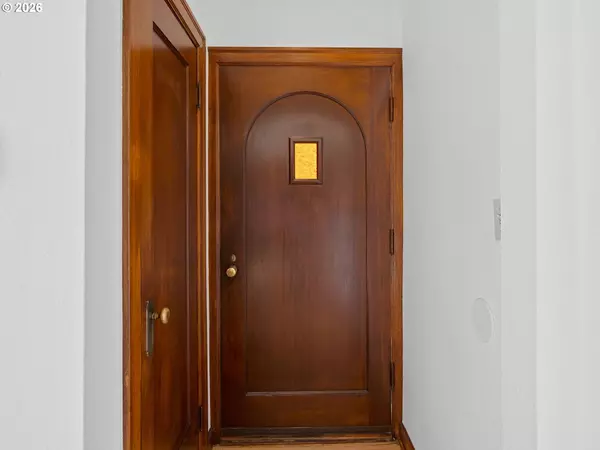 Portland, OR 97206,6035 SE LAFAYETTE ST