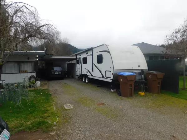 Canyonville, OR 97417,181 ECKLUND ST