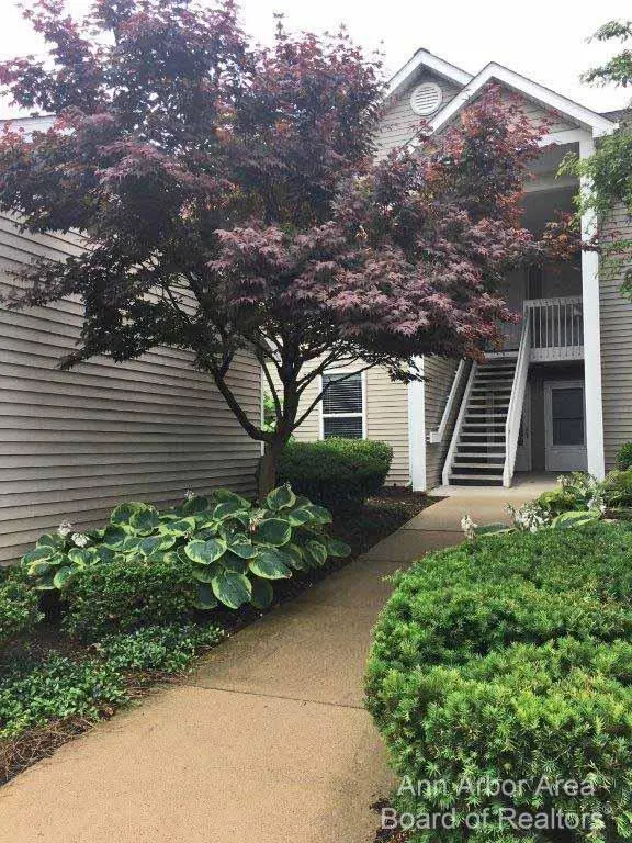 1635 Weatherstone DR, Pittsfield Charter Twp, MI 48108